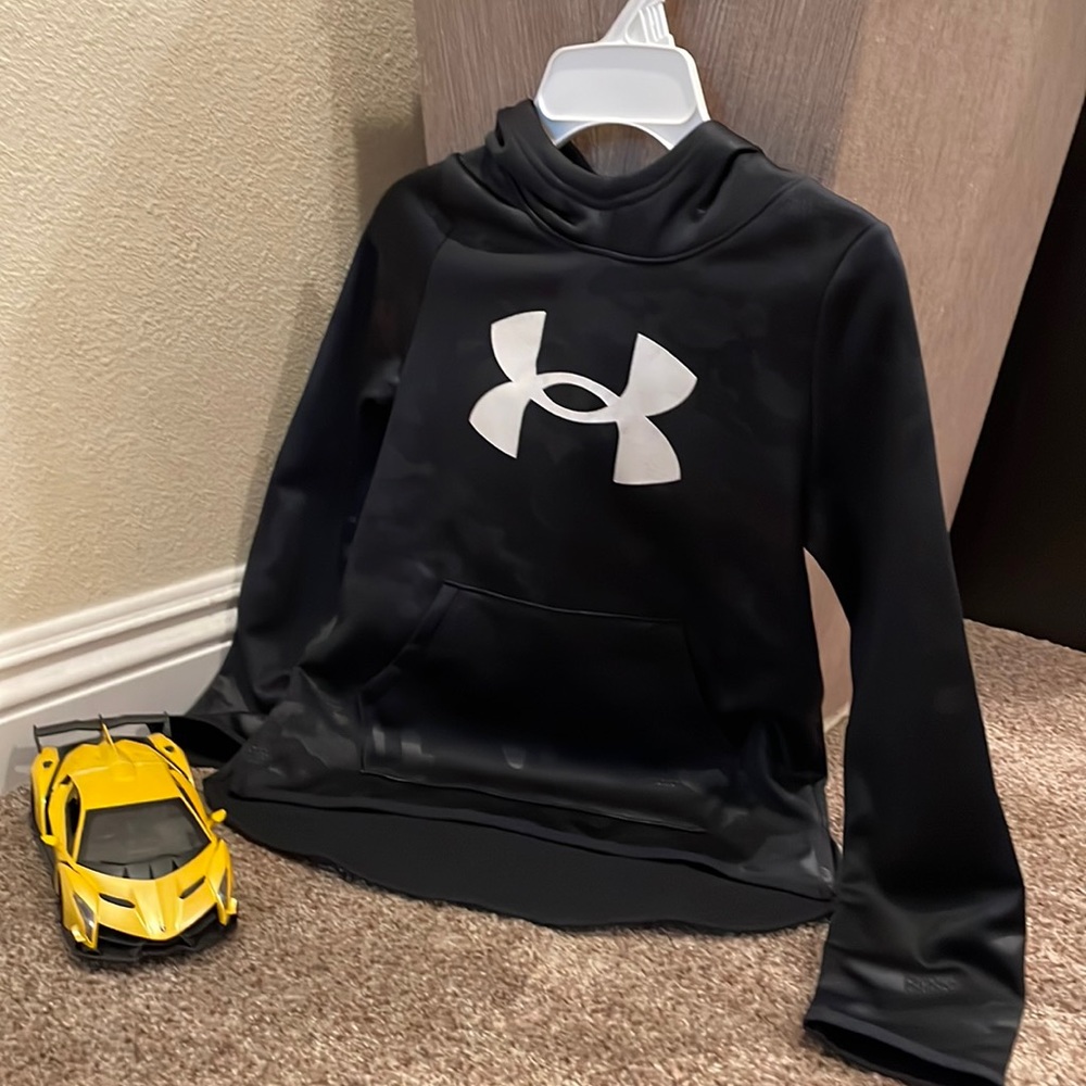 NWT Girls Fleece Big Logo Under Armour Hoodie in Small